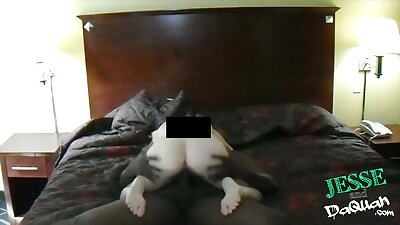 Hubby opazuje, kako se žena zabava