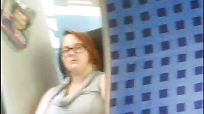 Laury pokaže svoje zadnjice in rit