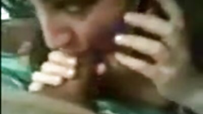Lepa mama sesa kurac in se zajebe v usta, preden je pokrita s spermo