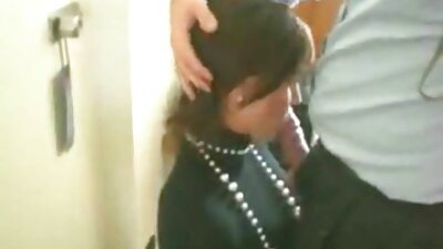 Zrela prasica sesa tiča in jebe kot kurba 2